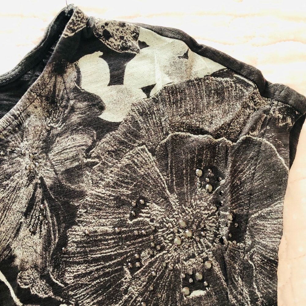 👛 Express Gray Top - Picture 3 of 6